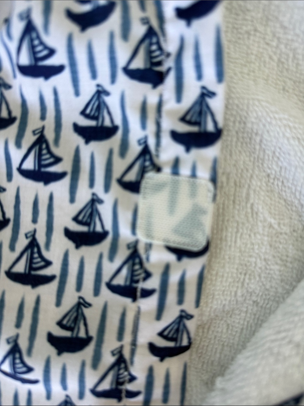 Eliza James kids Size 3T - 4T Terry Lined Velcro Robe Sailboat Pattern - Picture 3 of 4